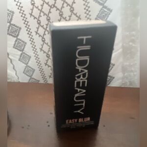 HUDA BEAUTY Easy Blur Primer - NIB MACAROON 230N